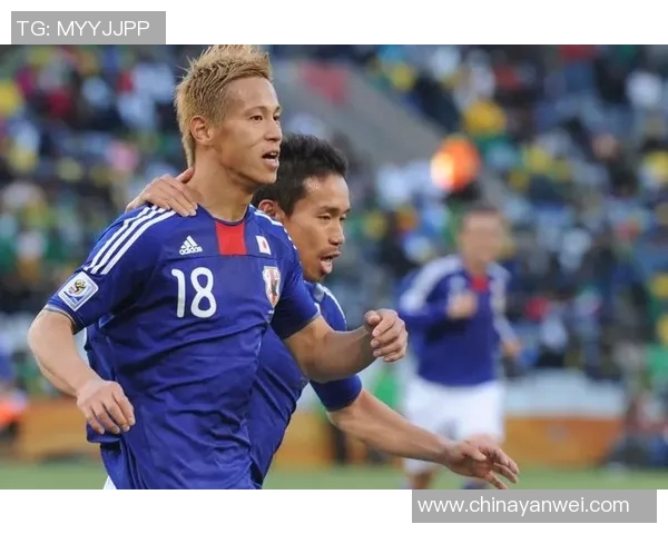 日本足球球星喜结连理 与美丽女星携手步入婚姻殿堂